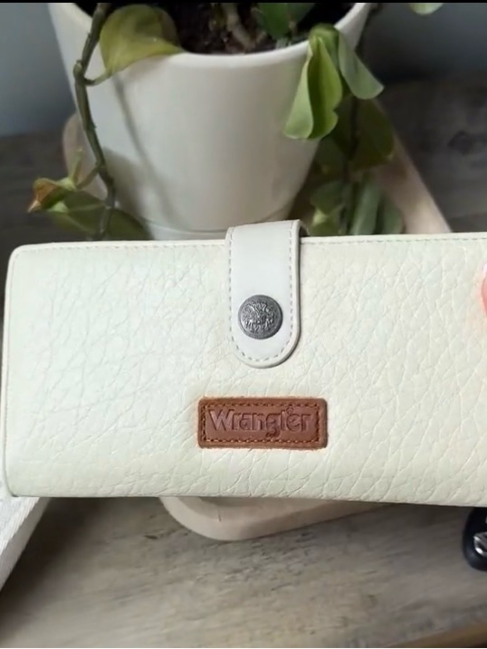 NEW Wrangler Cream Vegan Leather Wallet with Wristlet